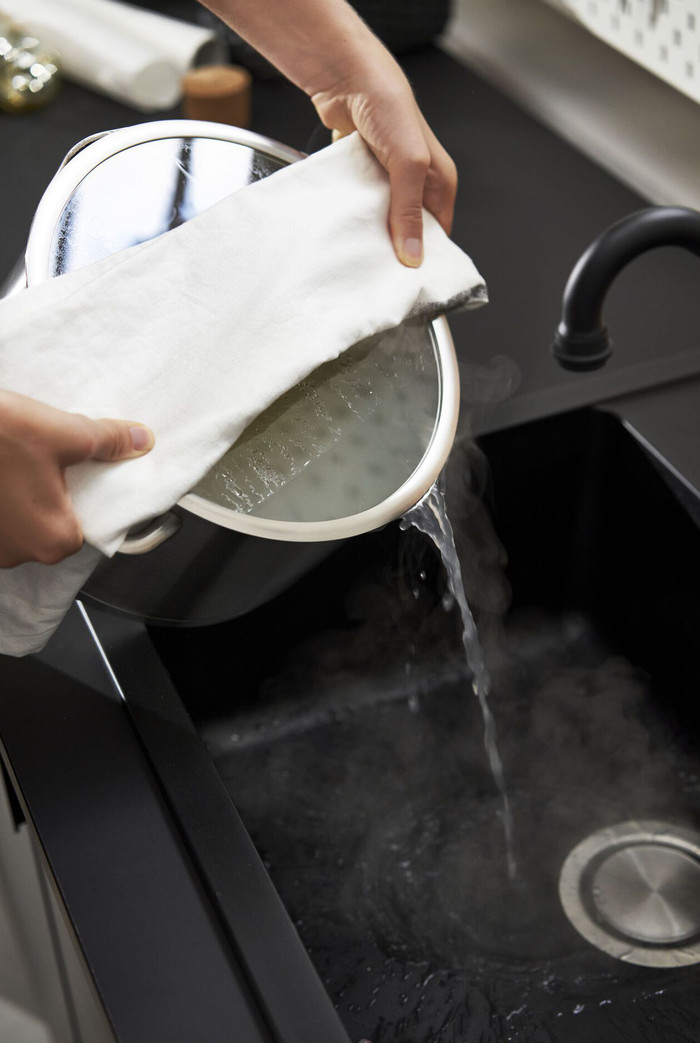 Demeyere Zwilling TrueFlow cookware set product in use