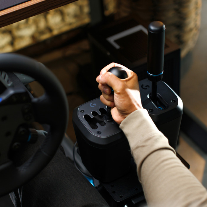Logitech G RS H Shifter product in gebruik