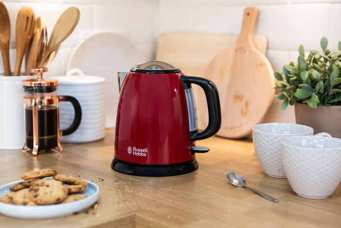 Russell Hobbs Colors Plus+ Mini Red product in use