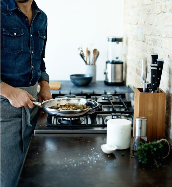 WMF Profi Resist Frying Pan 24cm product in use