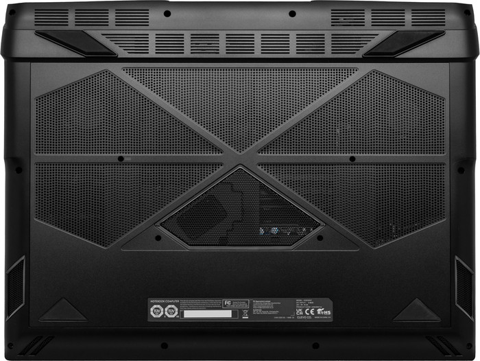 PCSpecialist Recoil 18 5070 Ti Azerty onderkant