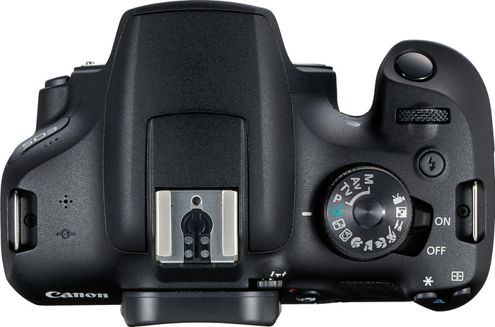 Canon EOS 2000D + 18-55mm f/3.5-5.6 DC III + Tas + 16GB Geheugenkaart null