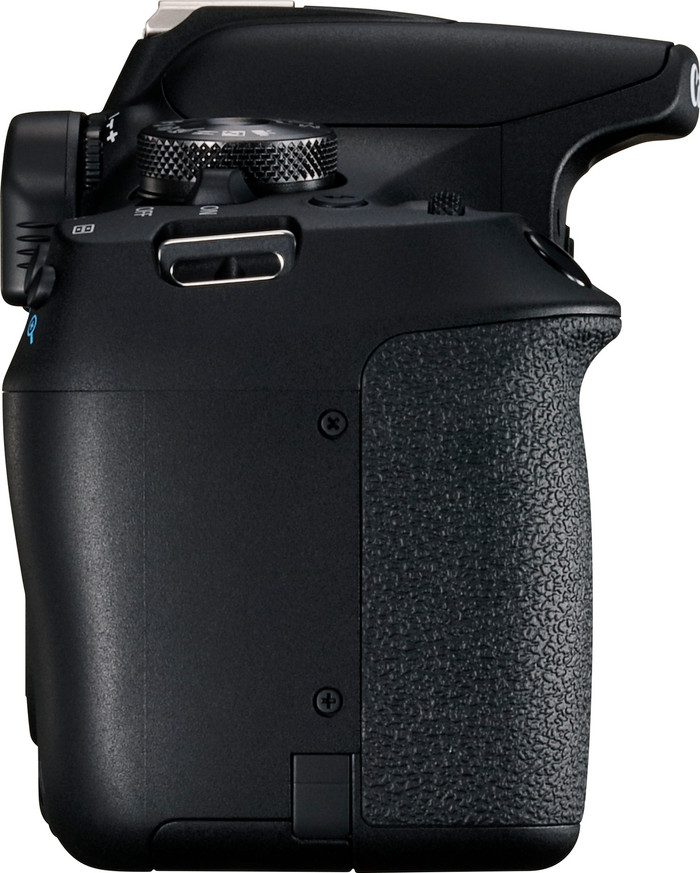 Canon EOS 2000D + 18-55mm f/3.5-5.6 DC III + Tas + 16GB Geheugenkaart null