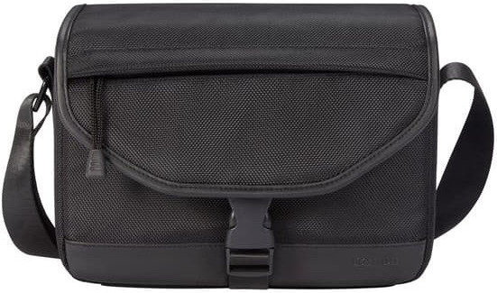 Canon EOS 2000D + 18-55mm f/3.5-5.6 DC III + Tas + 16GB Geheugenkaart null