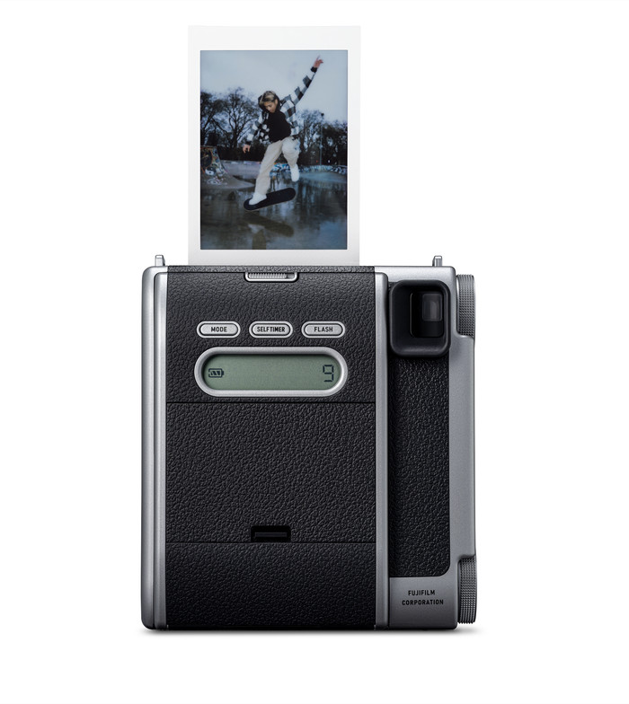 Fujifilm Instax Mini 99 Zilver product in gebruik