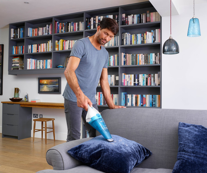 BLACK+DECKER Wet/Dry WDC115WA-QW product in use