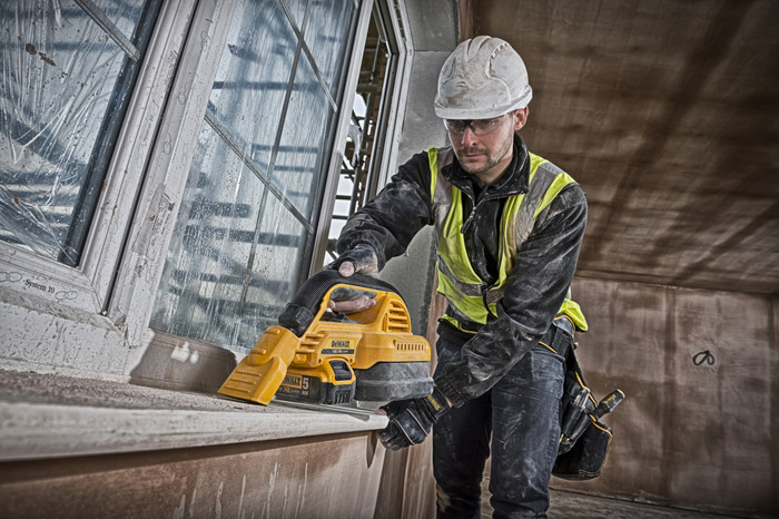 DeWALT DCV517N-XJ (zonder accu) product in gebruik