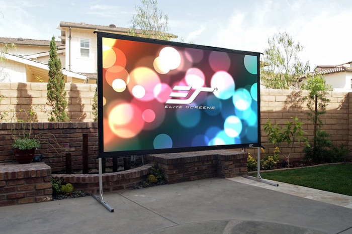 Elite Screens Yard Master 2 135'' produit à l'usage