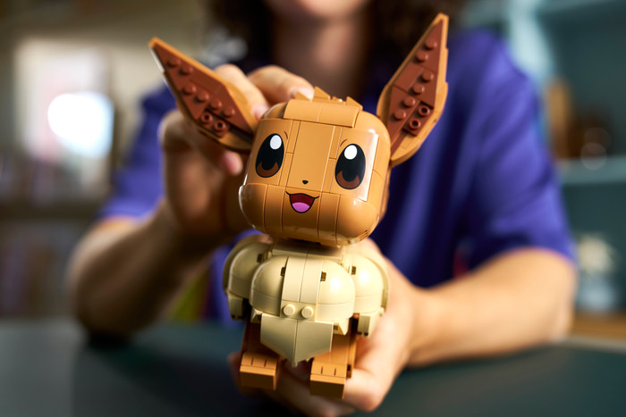 LEGO Pokémon Eevee 72151 product in gebruik