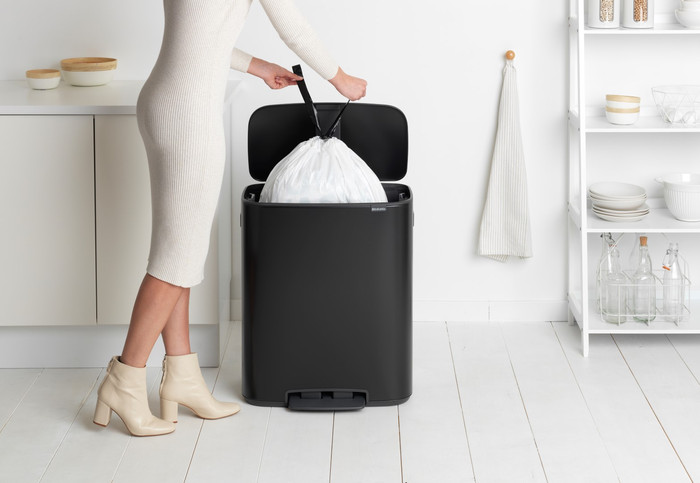 Brabantia Bo Poubelle à Pédale 60 Litres Matt Black produit à l'usage