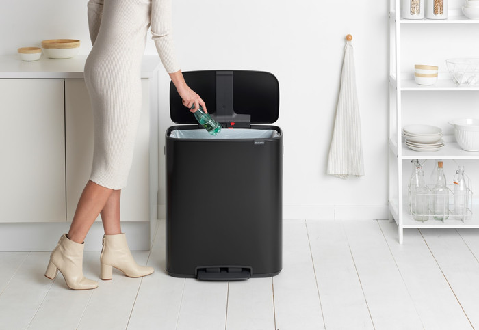 Brabantia Bo Poubelle à Pédale 60 Litres Matt Black produit à l'usage