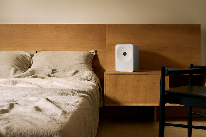 Samsung Music Studio 7 White product in use