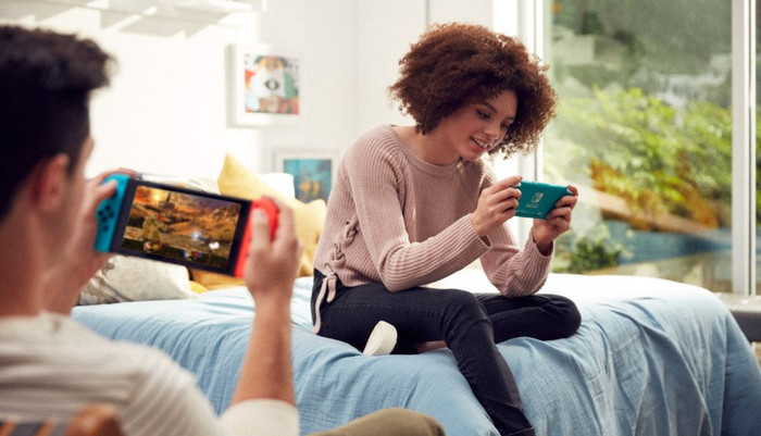 Nintendo Switch Lite + Tomodachi Life: Living the Dream product in gebruik