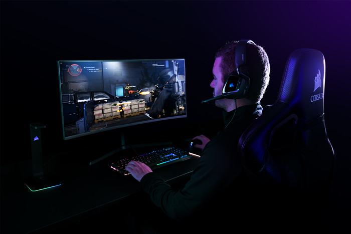 Corsair Void RGB Elite USB Premium Gaming Headset PC Carbon/Zwart product in gebruik