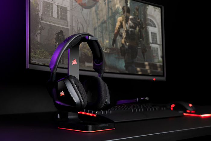 Corsair Void RGB Elite USB Premium Gaming Headset PC Carbon/Zwart product in gebruik