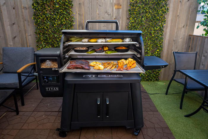 Pitboss Competition Series 1600 Titan product in gebruik