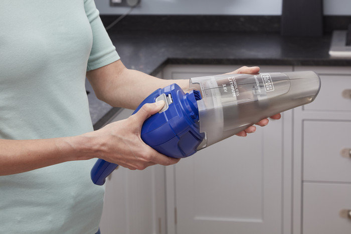 BLACK+DECKER NVC115WA-QW product in use