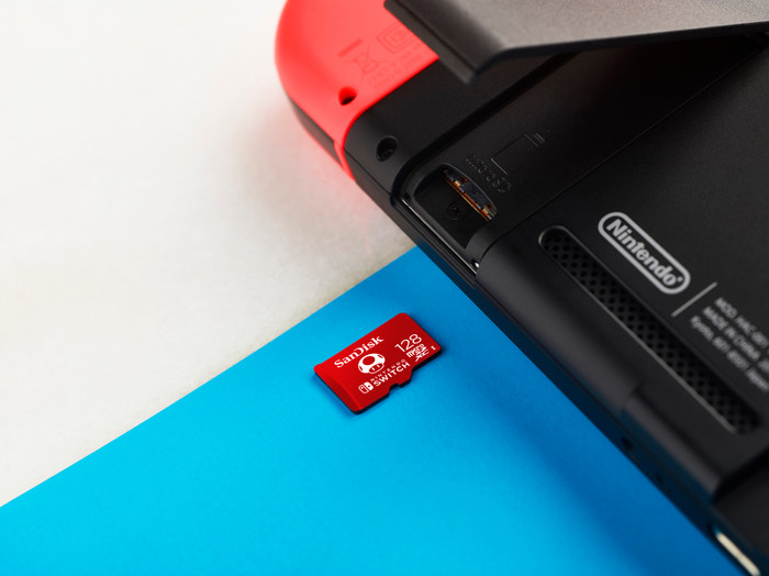 SanDisk MicroSDXC Extreme Gaming 128GB Toad (Nintendo Licensed) product in use