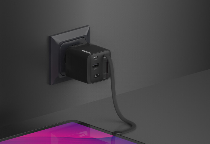 Sitecom 65W GaN Oplader met Uittrekbare Kabel product in gebruik