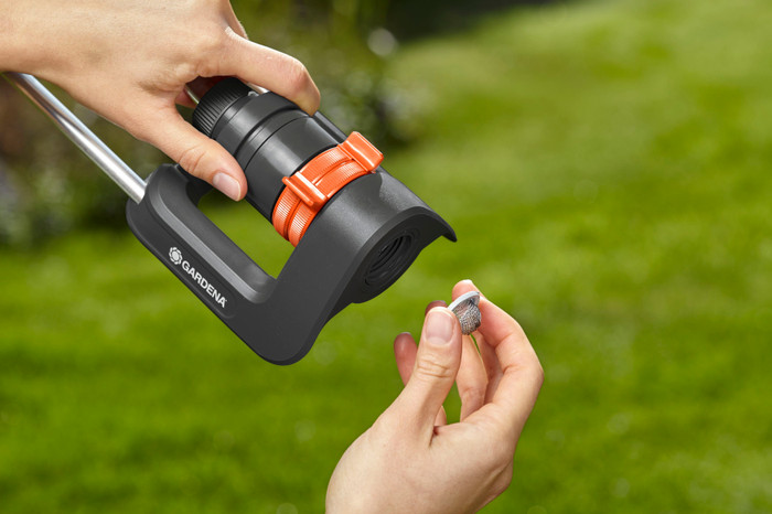 Gardena Swing Nozzle Aqua S product in use