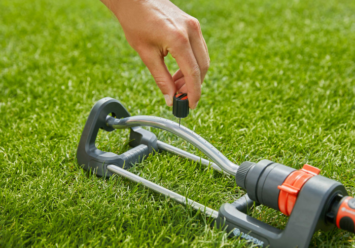 Gardena Swing Nozzle Aqua S product in use