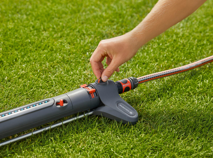 Gardena Comfort FLEX 50m Large Sproeierpakket product in gebruik