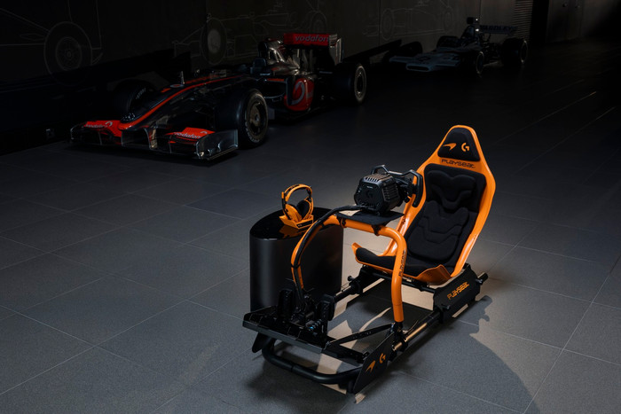 Playseat Formula Instinct McLaren Racing Edition product in gebruik