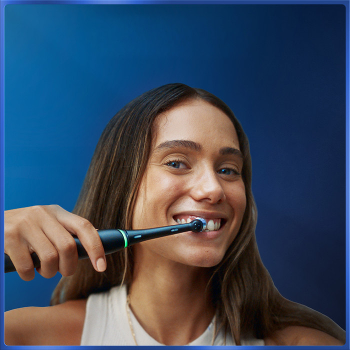 Oral-B iO 5N Lot de 2 Noir et Blanc Value Pack produit à l'usage