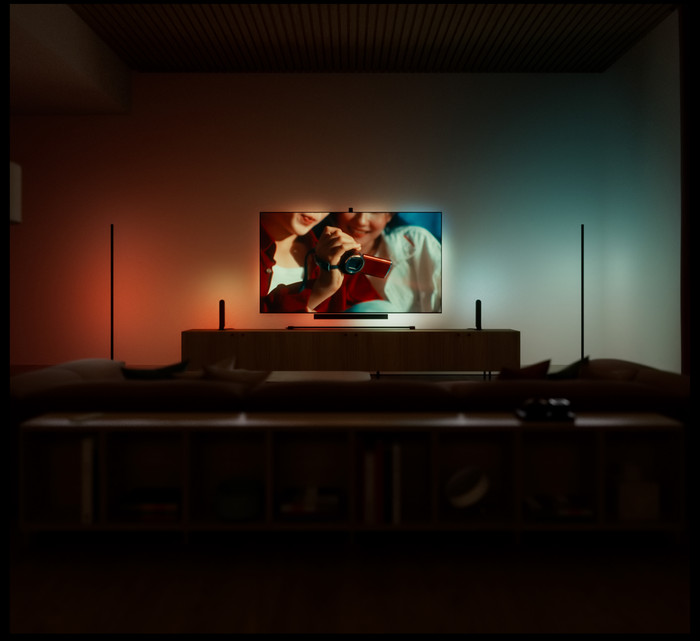 Philips Hue Play Gradient LED Strip voor 55 tot 65 inch TV product in gebruik