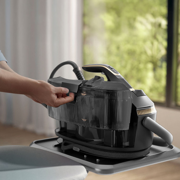 Philips PerfectCare 8000 Series PSG8300/80 detail