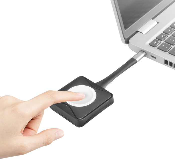 ACT Aero 4K Presentator Knop product in gebruik
