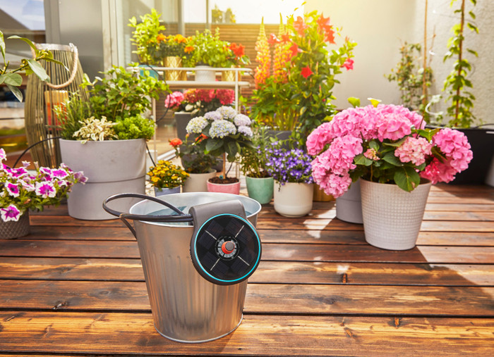 Gardena AquaBloom Set product in use
