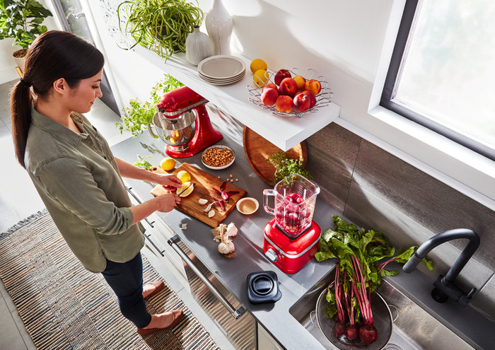 KitchenAid Artisan K400 5KSB4026ECA Candy Apple Red product in use