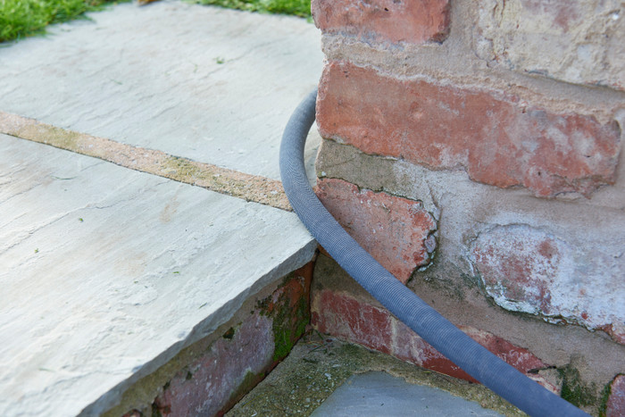 Hozelock Tuffhoze 25m product in use