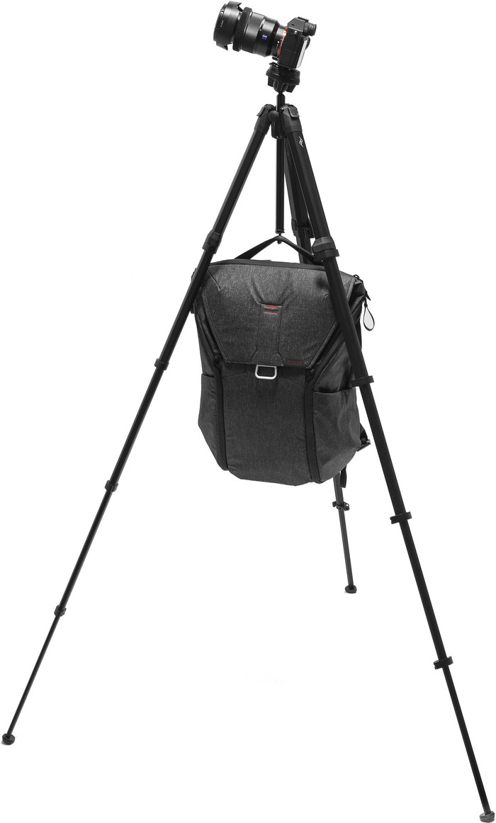 Peak Design Travel Tripod Aluminum product in use