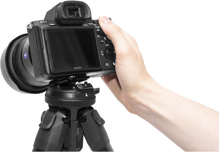 Peak Design Travel Tripod Aluminum product in use