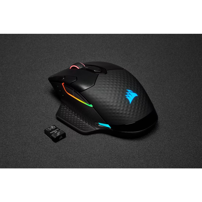 Corsair Dark Core RGB Pro Draadloze Gaming Muis product in gebruik