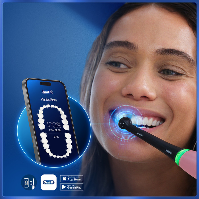 Oral-B iO 5N Pink product in use