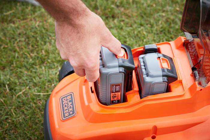 BLACK+DECKER BCMW33184L2 detail