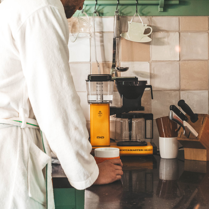 Moccamaster KBG Select Yellow product in use