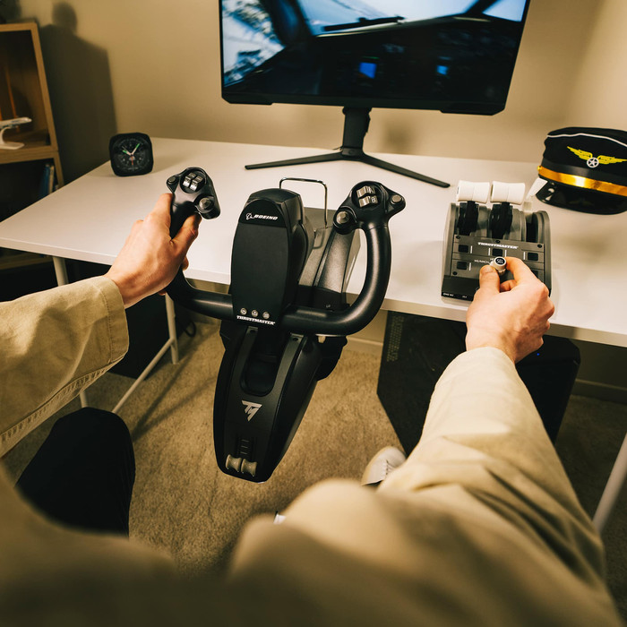 Thrustmaster TCA Yoke Pack Boeing Edition product in gebruik