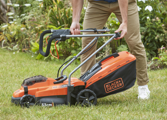 BLACK+DECKER BCMW3318L2-QW produit à l'usage