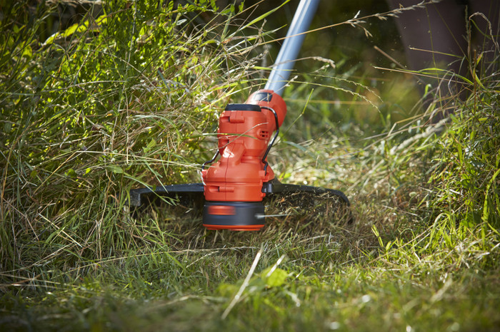 BLACK+DECKER BCSTA536L1-QW product in use