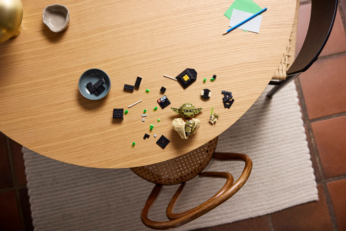 LEGO Star Wars - Le Buste de Yoda 75438 détail