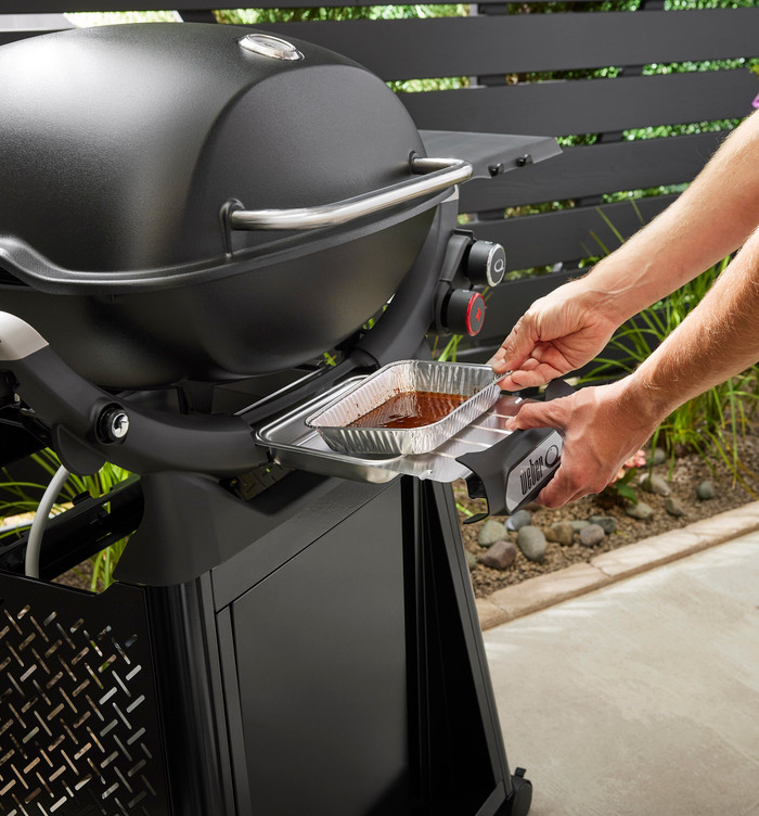 Weber Q 3200N met Onderstel product in gebruik