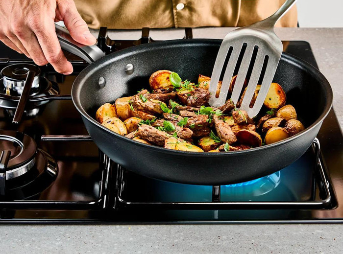 Tefal Experience Koekenpannenset 24 cm en 28 cm product in gebruik