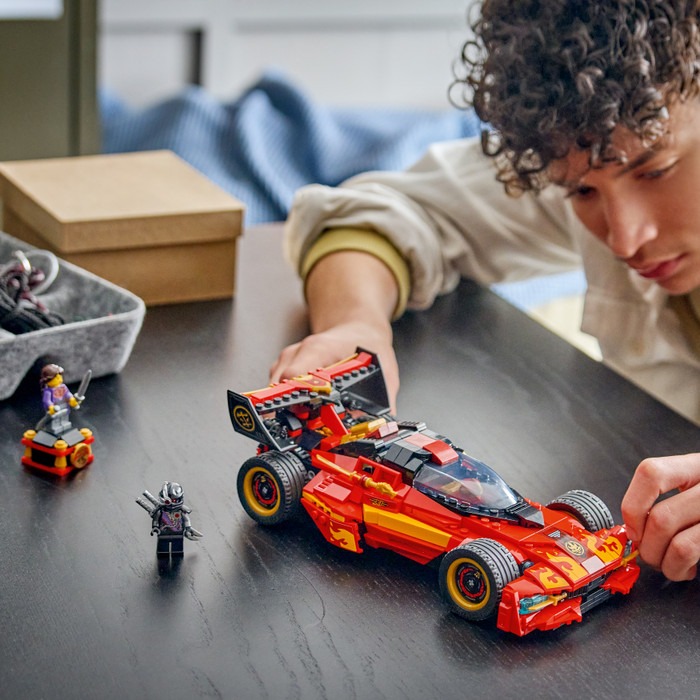 LEGO Ninjago 15-jarig jubileum: X-1 Ninja Charger 71867 product in gebruik