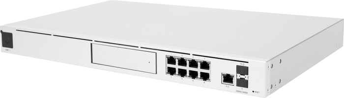 Ubiquiti UniFi Dream Machine Pro + Seagate Skyhawk 6 To HDD côté droit