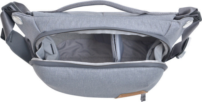 Peak Design Everyday Sling 3L v2 Ash inside