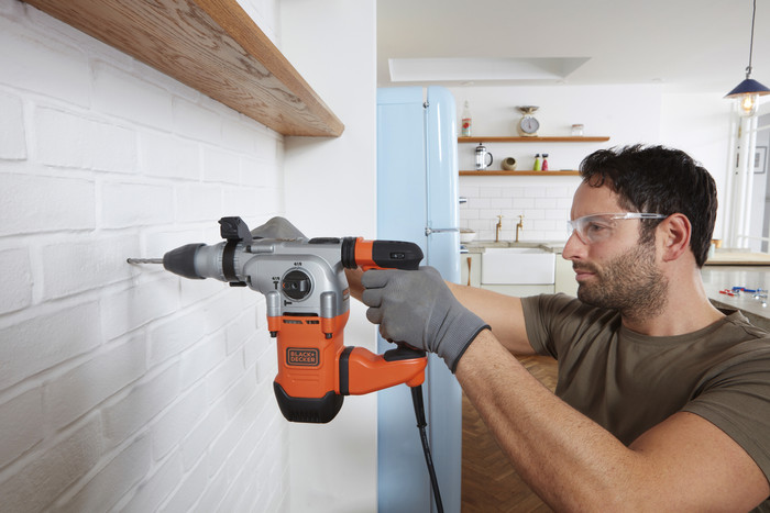 BLACK+DECKER BEHS03K-QS product in use
